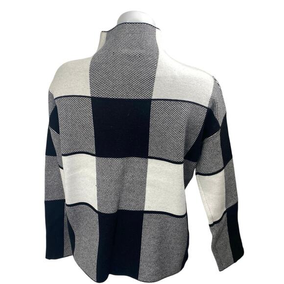 NEW Tahari Black White Plaid Checkered Funnel-Neck Long Sleeve Sweater Top Sz M - Picture 2 of 4